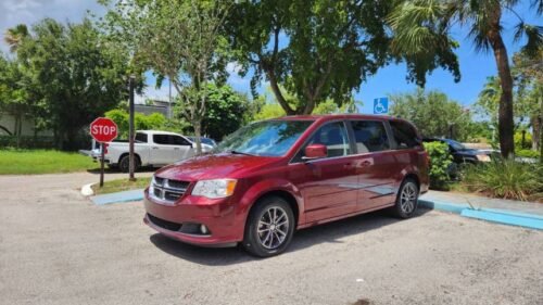 2017 Dodge Grand Caravan SXT - Image 11