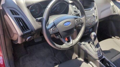 2016 Ford Focus SE Sedan - Image 10