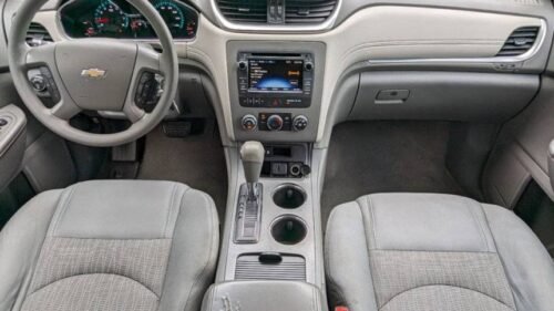 2017 Chevrolet Traverse LS with 1LS FWD - Image 6