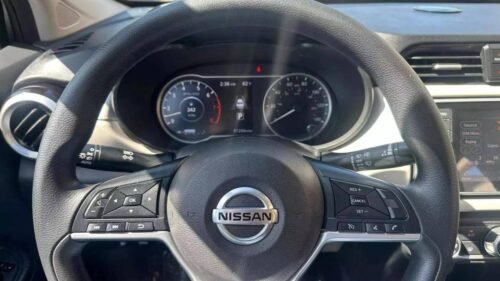 2021 Nissan Versa SV CVT - Image 4