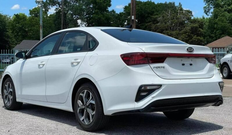 
								2021 Kia Forte LXS IVT full									