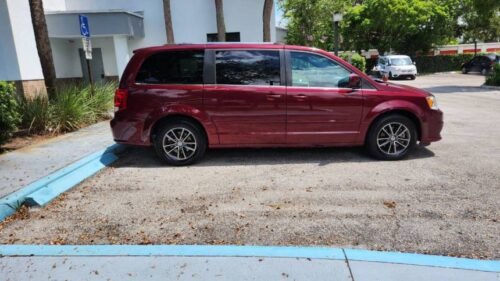 2017 Dodge Grand Caravan SXT - Image 10