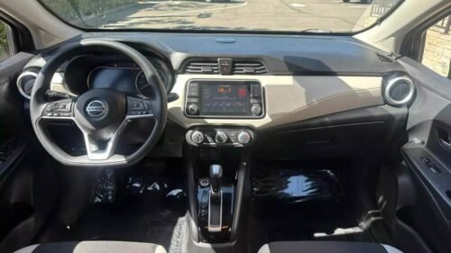 2021 Nissan Versa SV CVT - Image 6