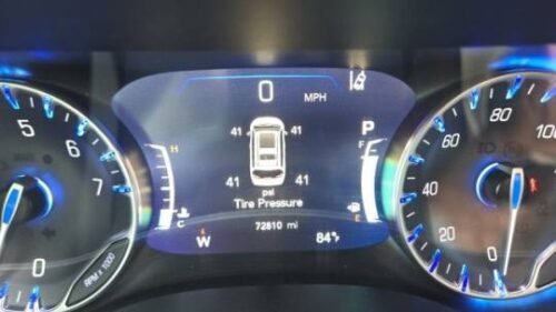 2022 Chrysler Pacifica Touring L FWD - Image 2