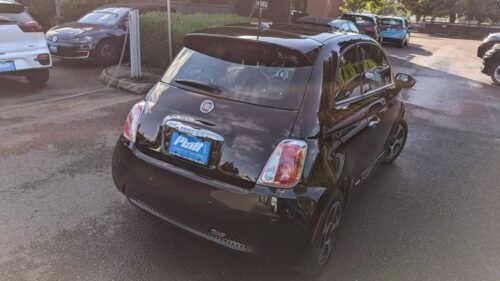 2016 FIAT 500e Hatchback - Image 6