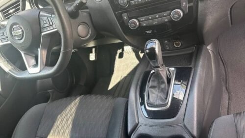 2017 Nissan Rogue SV FWD - Image 4