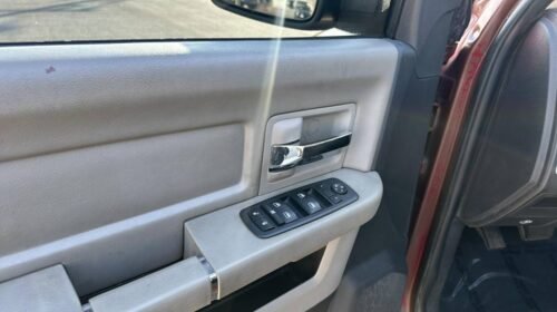 2010 Dodge Ram 1500 SLT Quad Cab Regular Bed 4WD - Image 5