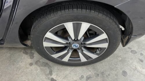 2013 Nissan LEAF SL - Image 2