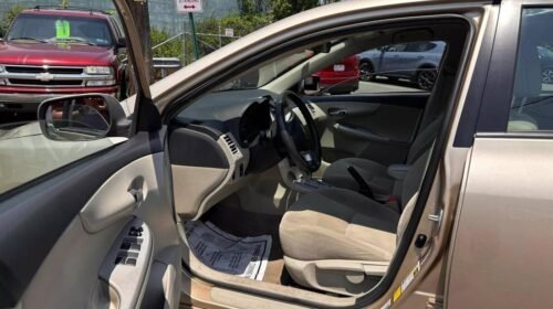 2012 Toyota Corolla LE Automatic - Image 13