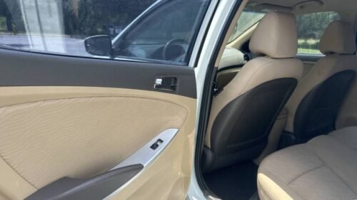 2014 Hyundai Accent GLS Sedan Automatic - Image 7