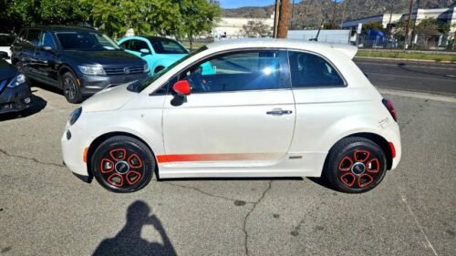 2015 FIAT 500e Hatchback - Image 11
