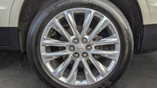 2017 Cadillac XT5 Platinum AWD - Image 2