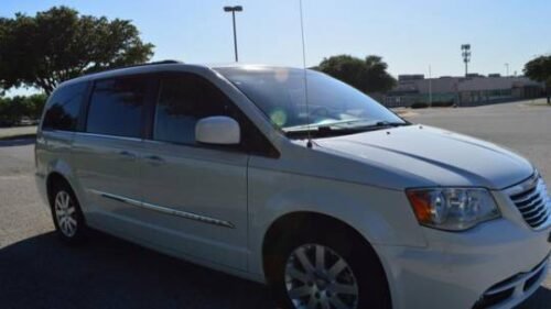 2014 Chrysler Town & Country Touring - Image 12