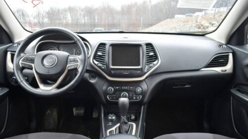 2015 Jeep Cherokee Latitude 4WD - Image 3