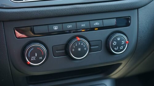 2013 Volkswagen Tiguan S FWD Auto - Image 2