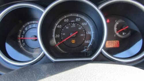 2012 Nissan Versa 1.8 S Hatchback Manual - Image 5