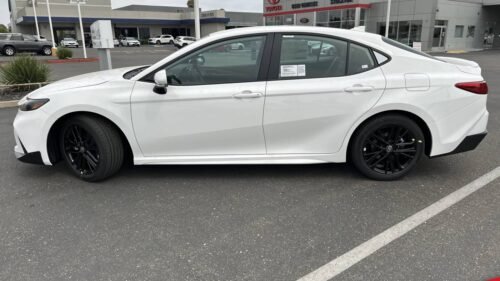 New 2025 Toyota Camry SE FWD - Image 8