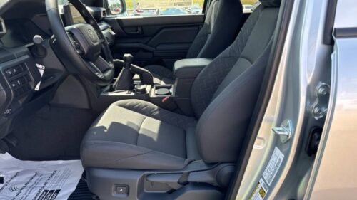 New 2024 Toyota Tacoma SR Double Cab 5' Bed 4WD Manual - Image 11