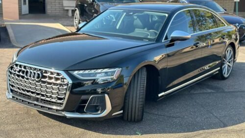 2022 Audi S8 Sedan - Image 16