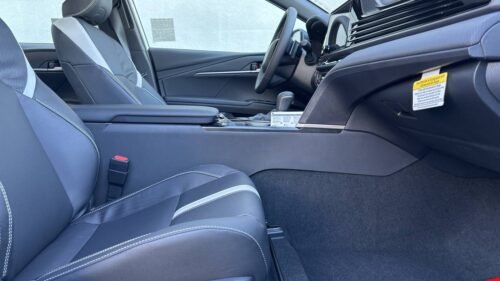 New 2025 Toyota Camry SE FWD - Image 3