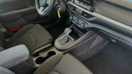 2021 Kia Forte LXS IVT - Image 2