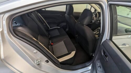 2021 Nissan Versa SV CVT - Image 3