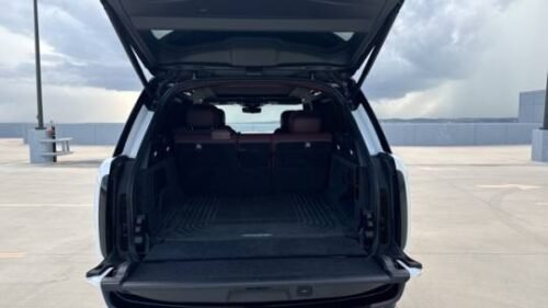 2023 Land Rover Range Rover Autobiography LWB - Image 2