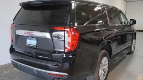 2023 GMC Yukon XL Denali 4WD - Image 14