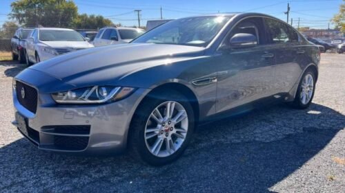 2018 Jaguar XE Premium 25t AWD - Image 9