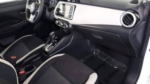2021 Nissan Versa SV CVT - Image 6