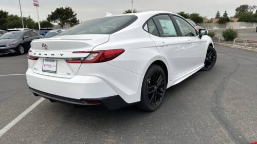 New 2025 Toyota Camry SE FWD - Image 11