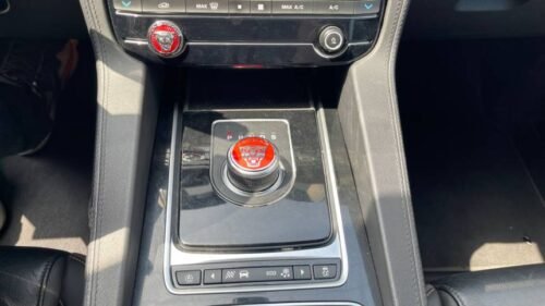 2020 Jaguar F-PACE Prestige 30t - Image 2