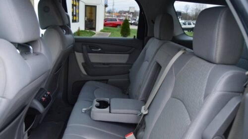 2015 GMC Acadia SLE with SLE-1 AWD - Image 3