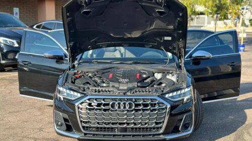 2022 Audi S8 Sedan - Image 11