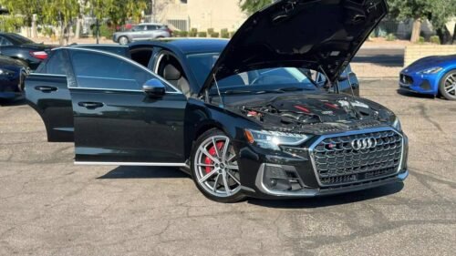 2022 Audi S8 Sedan - Image 14