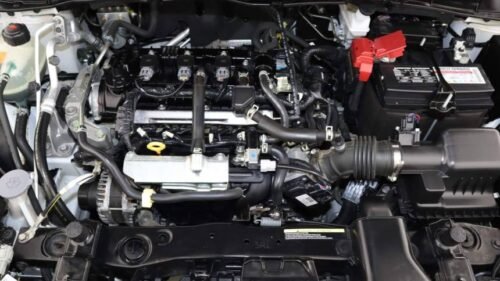 2021 Nissan Versa SV CVT - Image 3