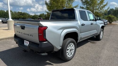 New 2024 Toyota Tacoma SR Double Cab 5' Bed 4WD Manual - Image 3