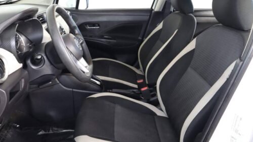 2021 Nissan Versa SV CVT - Image 8