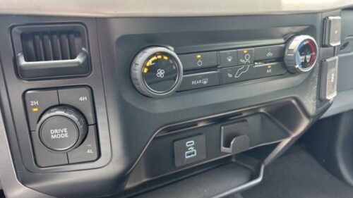 2014 Volkswagen Jetta SportWagen TDI Manual - Image 2