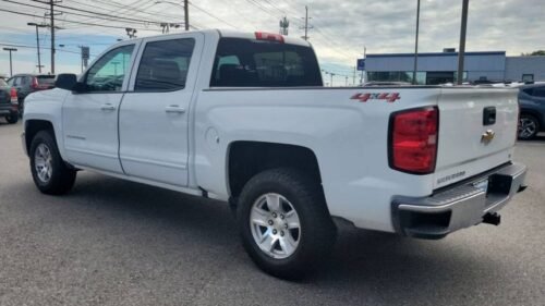 2018 Chevrolet Silverado 1500 LT Crew Cab Short Box 4WD - Image 8