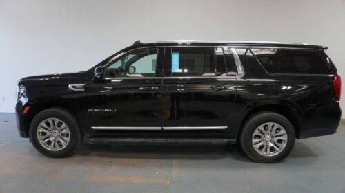 2023 GMC Yukon XL Denali 4WD - Image 15